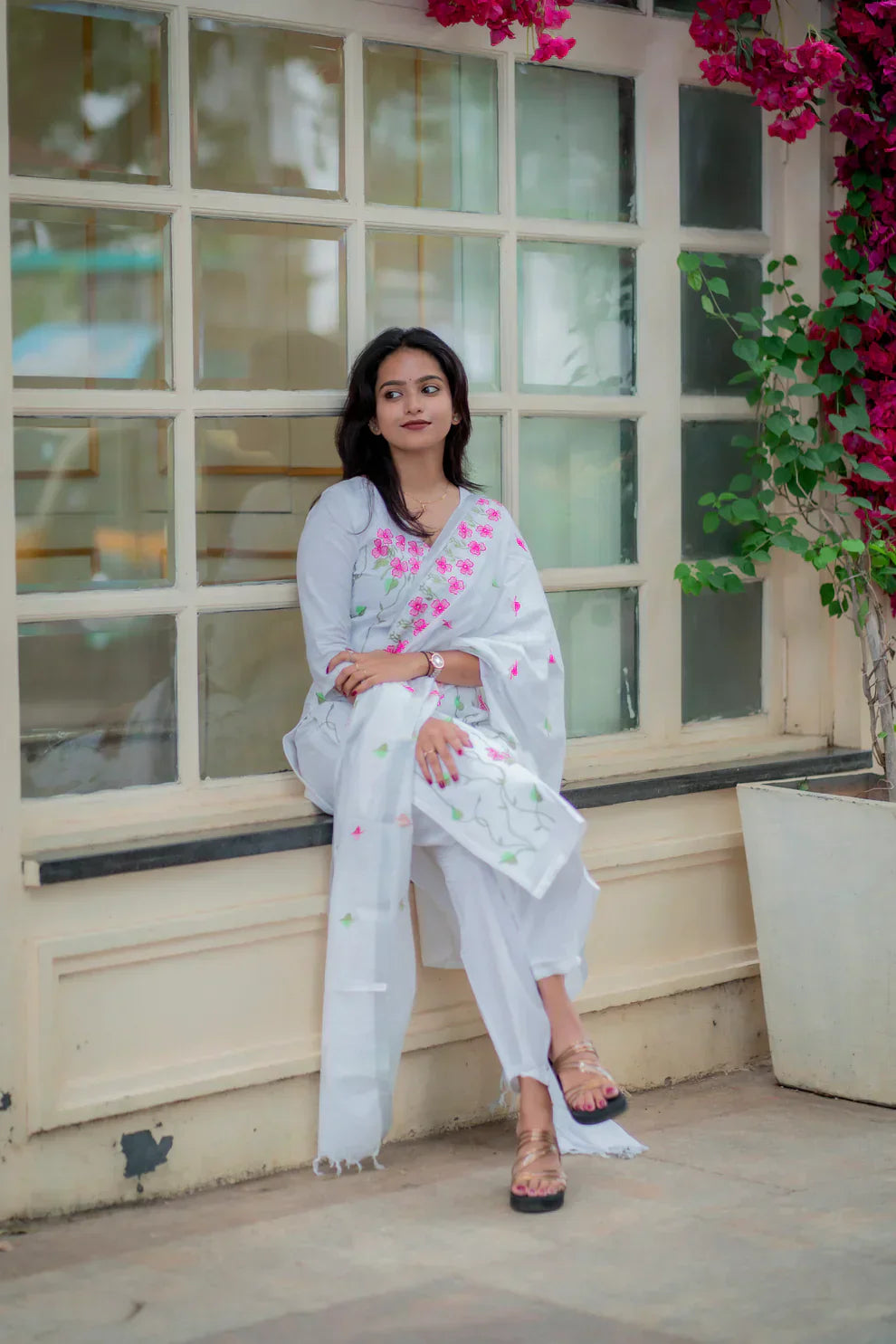 Grace in Every Thread – This white cotton kurta set